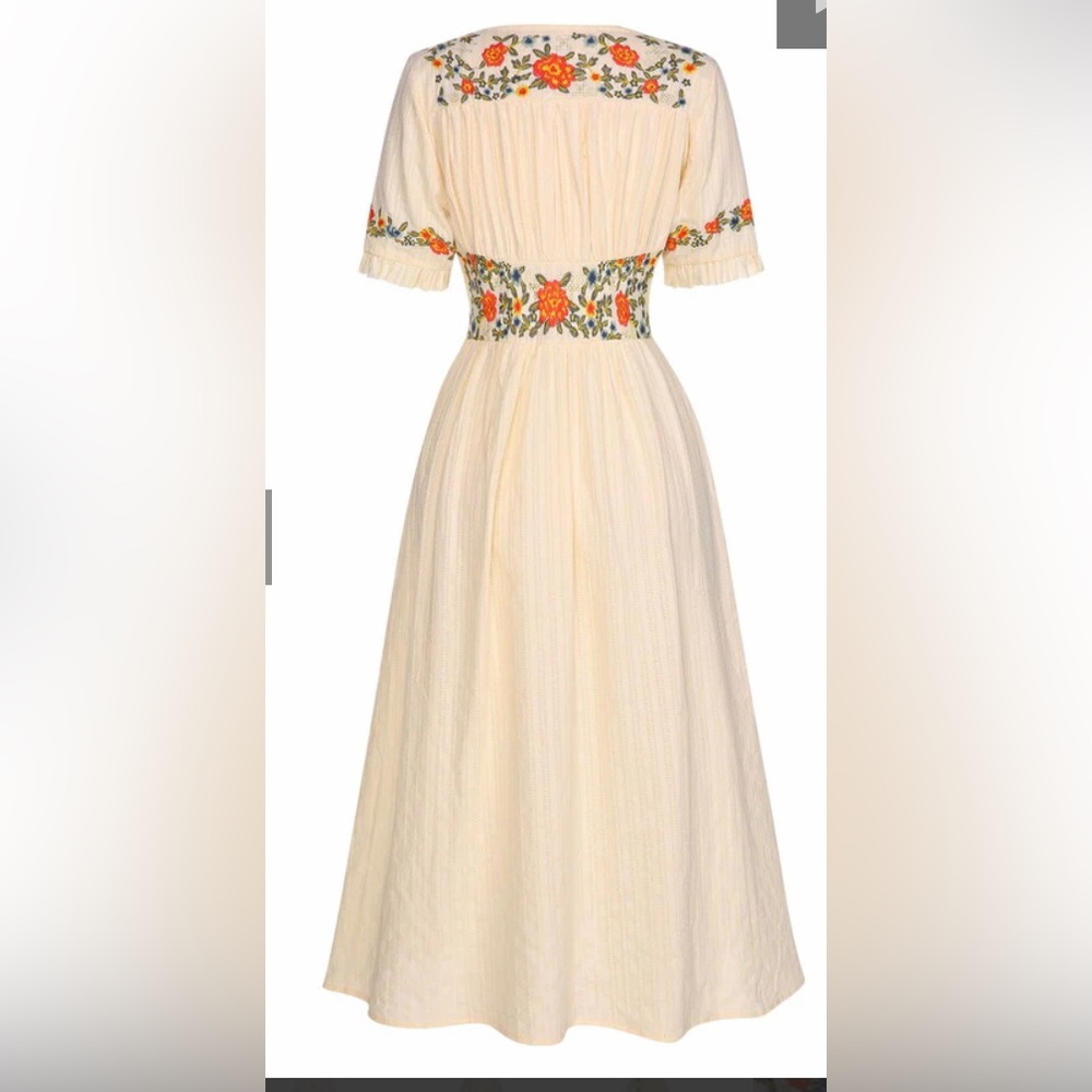 Adorable Embroidered Cotton button up dress Vintage inspired - Picture 2 of 8